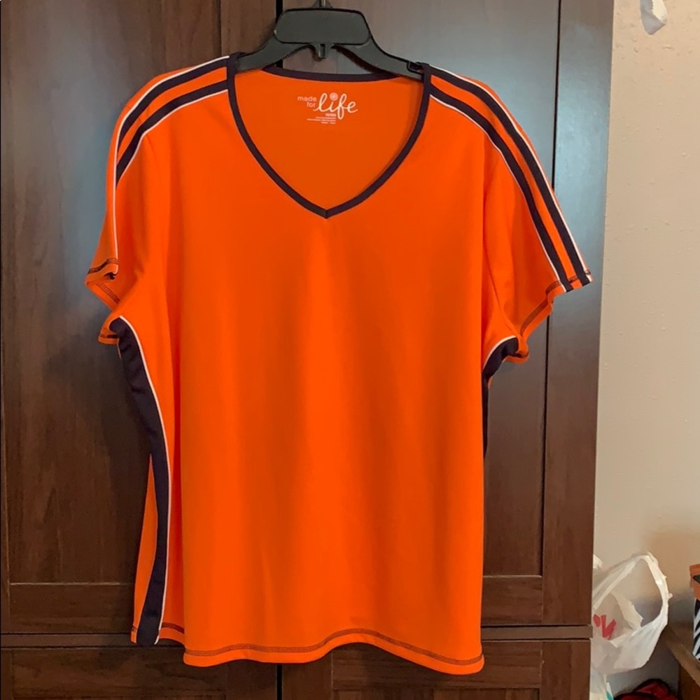 Ladies athletic top.